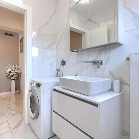 Marina By Interhome * Πόρετς